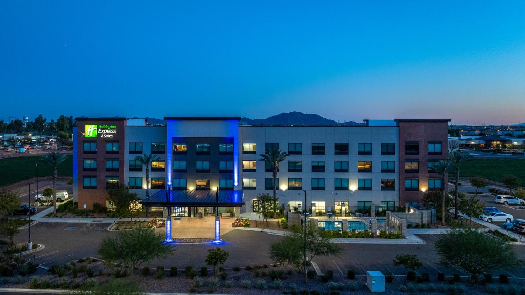 Holiday Inn Express & Suites - Gilbert - Mesa Gateway Airport ภายนอก รูปภาพ