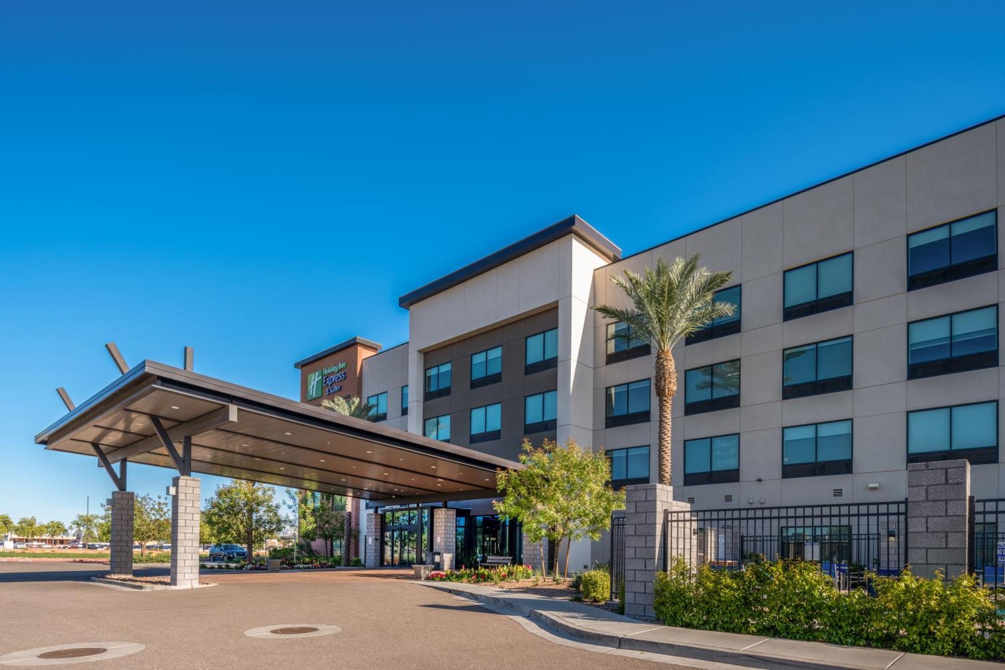 Holiday Inn Express & Suites - Gilbert - Mesa Gateway Airport ภายนอก รูปภาพ