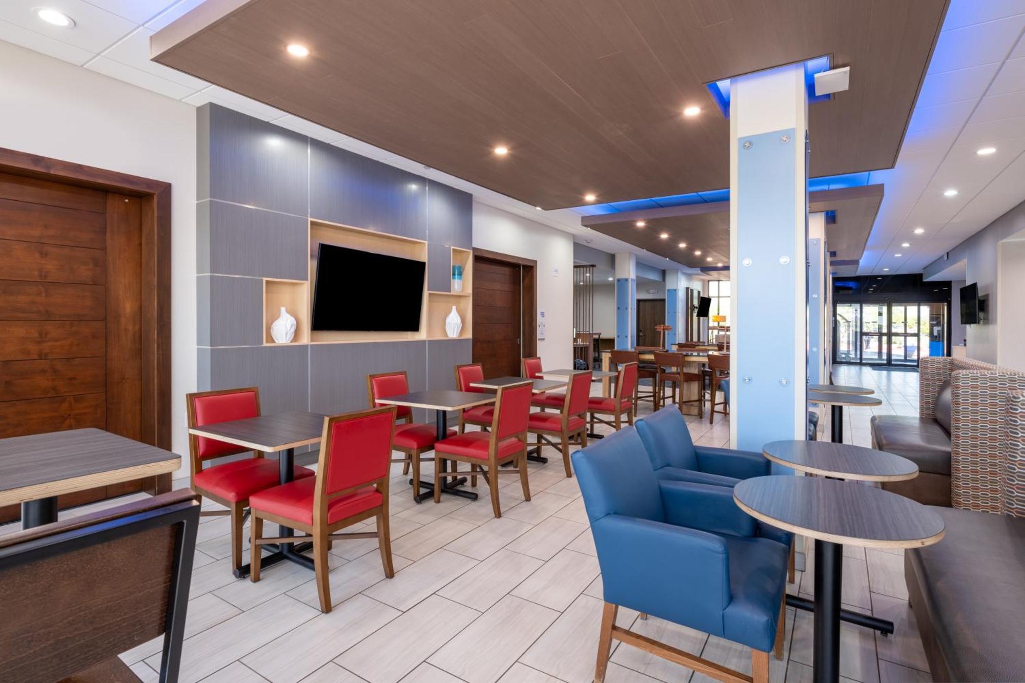 Holiday Inn Express & Suites - Gilbert - Mesa Gateway Airport ภายนอก รูปภาพ