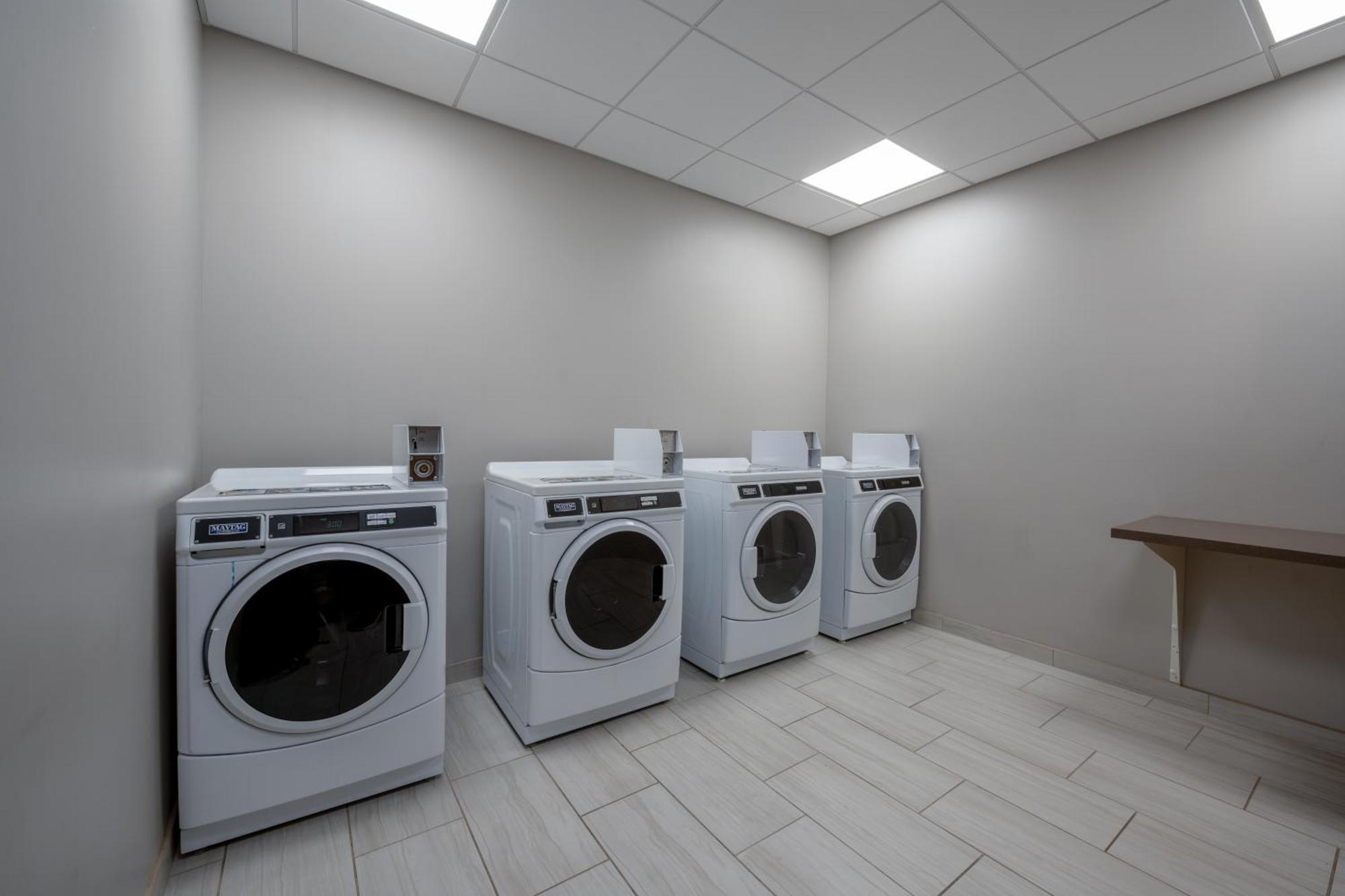 Holiday Inn Express & Suites - Gilbert - Mesa Gateway Airport ภายนอก รูปภาพ