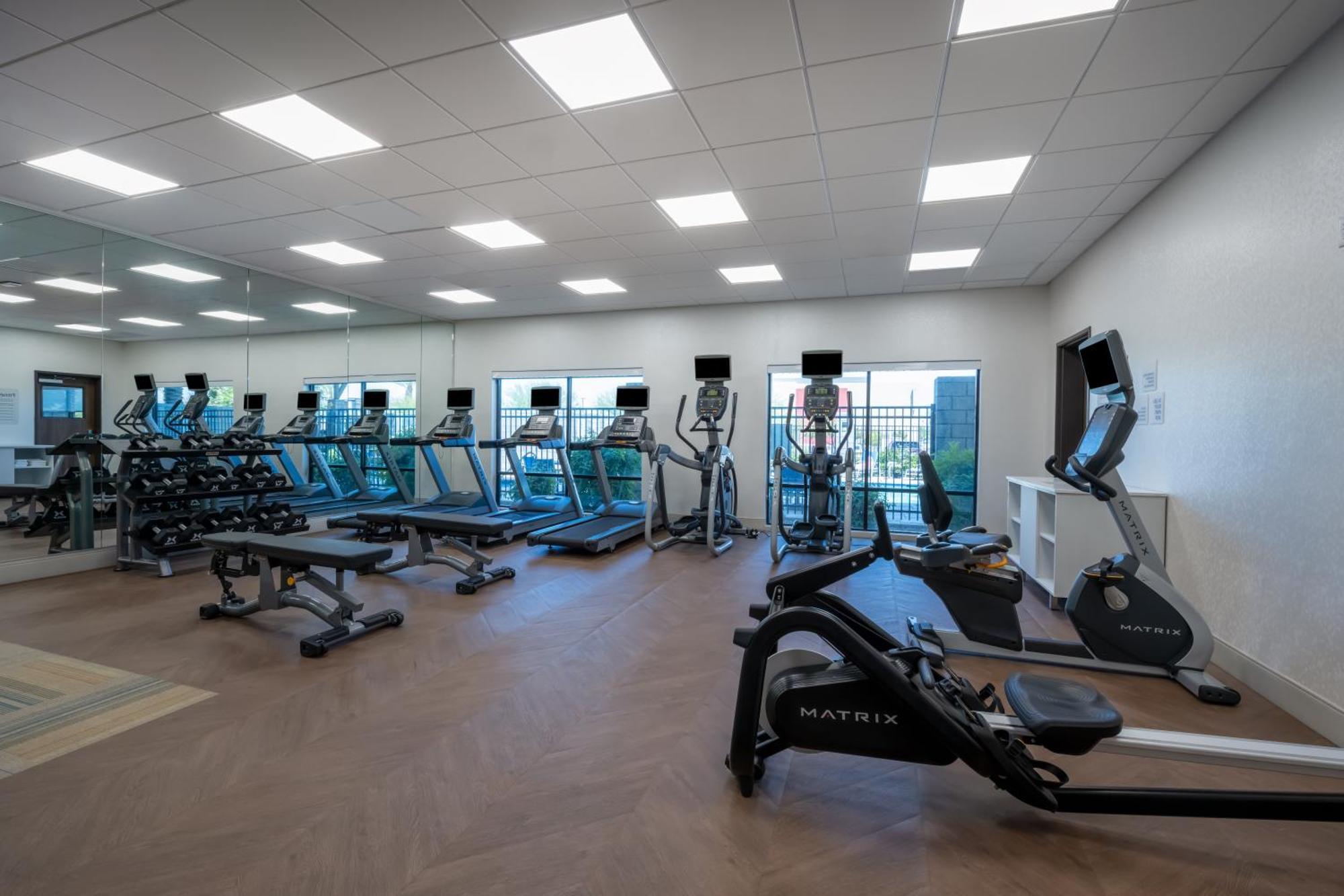 Holiday Inn Express & Suites - Gilbert - Mesa Gateway Airport ภายนอก รูปภาพ